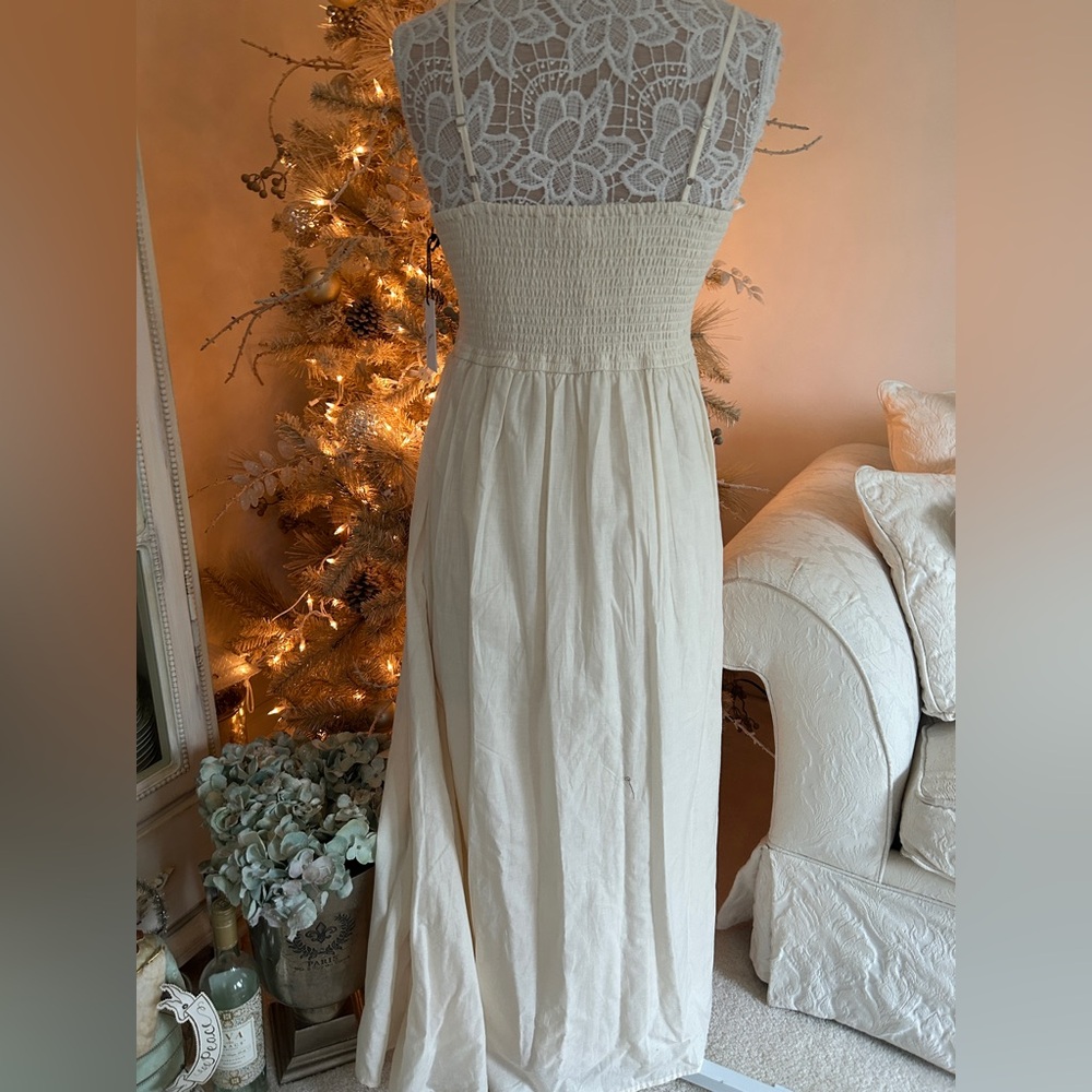 Elegant Cream Maxi Dress with Palm Tree Design - Picture 4 of 16